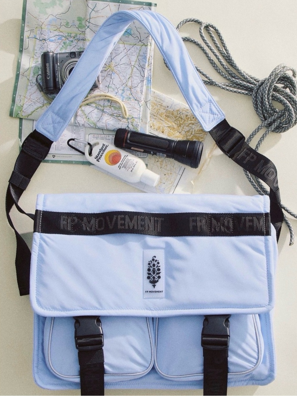 🌺 Free People FP Movement ln Motion Messenger Light Blue Bag - NWT